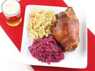 Recipe Schweinshaxe, spätzle und rotkohl (pork knuckle, spaetzle, and red cabbage)