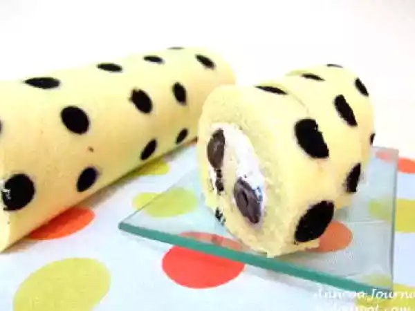 Recipe Cherry polka dots swiss roll
