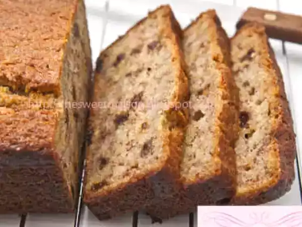 Recipe Banana bread with raisins (super moist & soft)