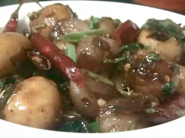 Recipe Baby potatoes in honey chilly sauce