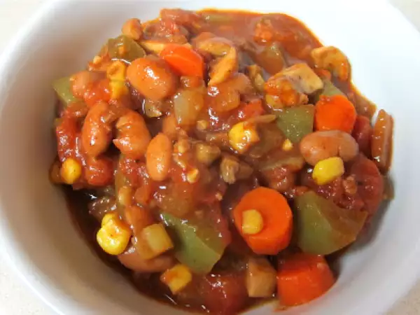 Recipe Spicy vegan chili with pintos and veggies