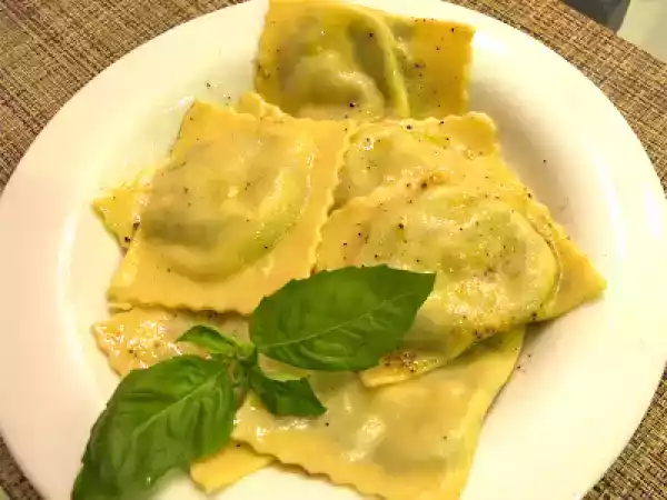Recipe Homemade spinach and ricotta ravioli
