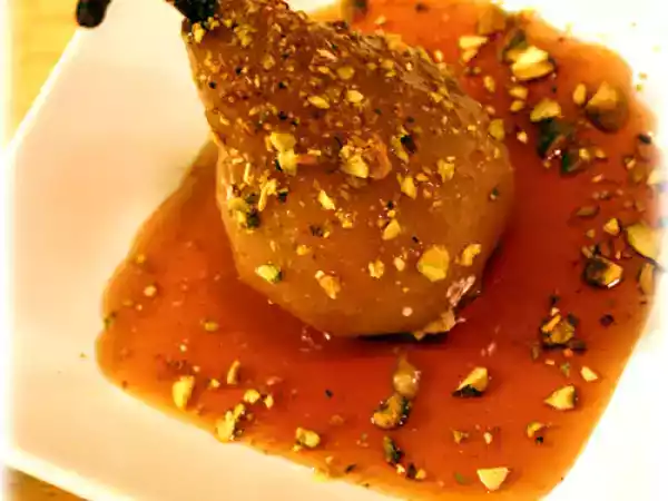 Recipe Poached pears with pomegranate chardonnay sauce