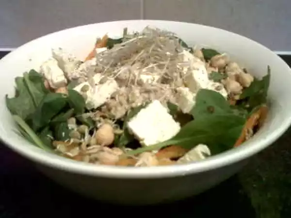 Recipe Summer salad with chicken and peppers