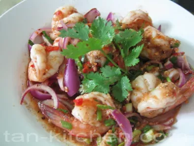 Recipe Larb goong (spicy shrimp salad)