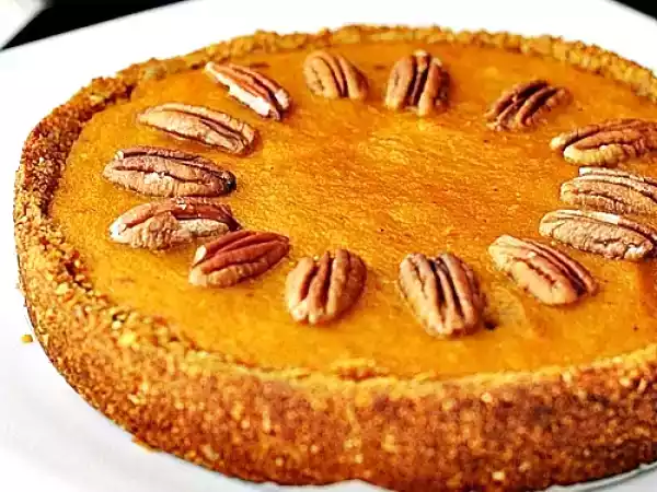 Recipe Pumpkin pecan pie with cornflakes crust
