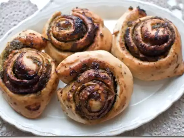 Recipe Sweet basil pesto tapenade scrolls