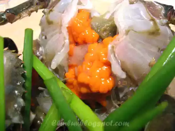 Recipe Steamed mud crab with roe in chinese wine