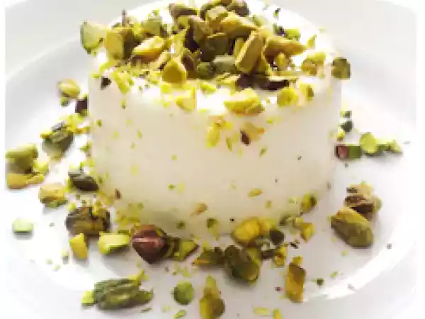 Recipe Coconut panna cotta with chopped pistachios