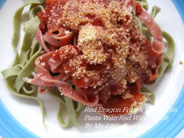 Recipe Red dragon fruit & green tea pasta with red wine sauce
