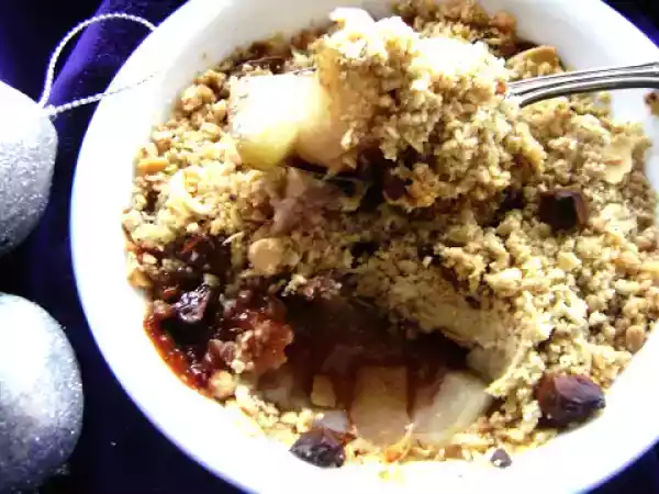 Recipe Pear & chocolate crumble...perfect for the season!