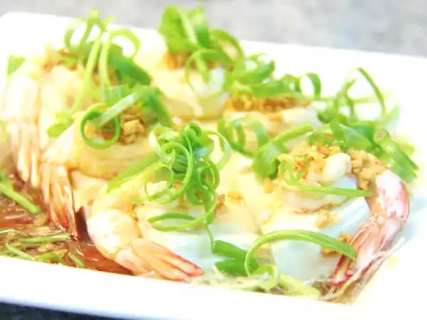 Recipe Steamed tofu with prawns and glass noodles