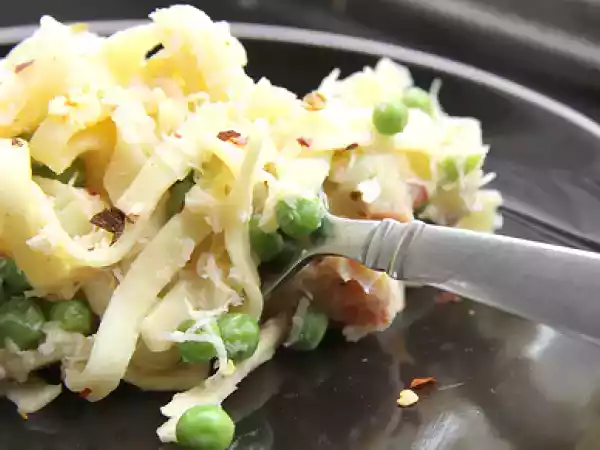 Recipe Pasta crab carbonara with crab roe