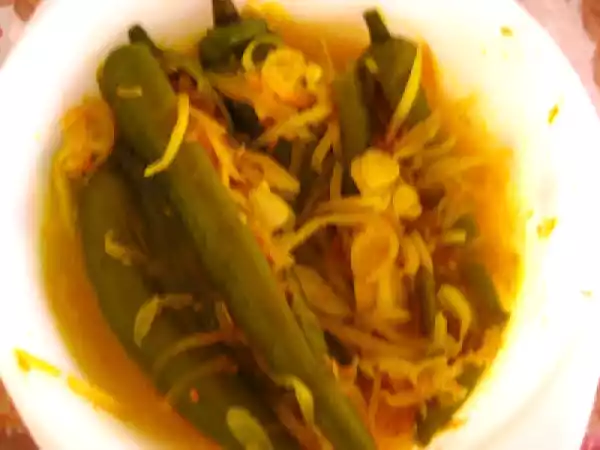 Recipe Pickled chillies stuffed with shredded papaya