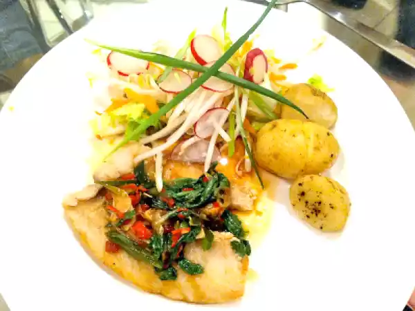 Recipe Deep fried talipia with a thai chilli salad