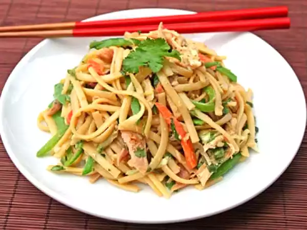 Recipe Chinese noodle and chicken salad
