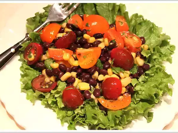 Recipe Mexican salad with honey-lime dressing