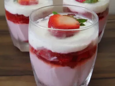 Recipe Strawberry trifle with mascarpone cream