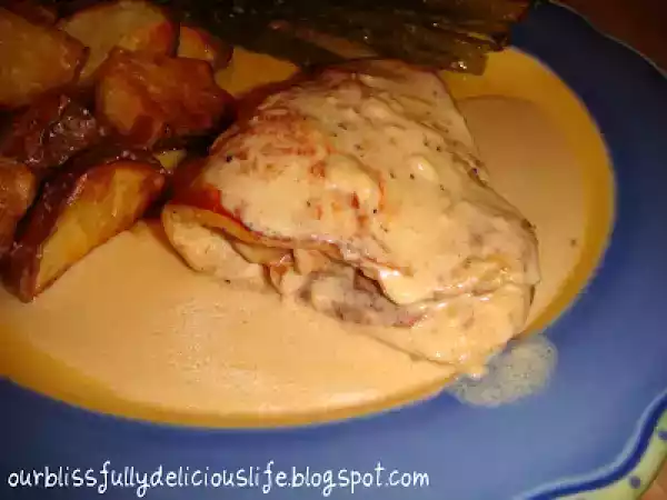 Recipe Chicken cordon bleu with a creamy dijon pan sauce