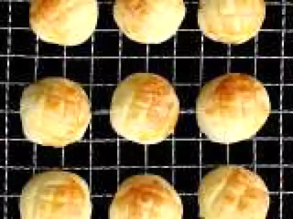 Recipe The Best Melt in the Mouth Pineapple Tarts (enclosed version)