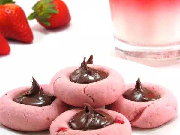 Recipe Strawberry-nutella thumbprint cookies [eggless recipe]