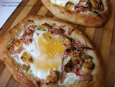 Recipe Breakfast bread with ham, egg and cheese