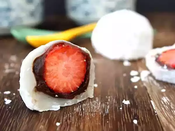Recipe Ichigo daifuku (strawberry mochi)