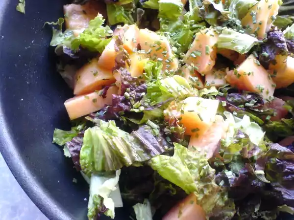 Recipe Papaya and lettuce salad
