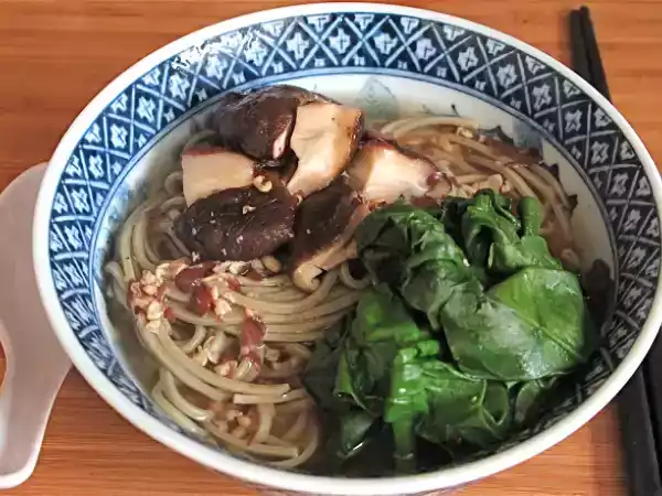 Recipe A quick and easy soup {miso soup with soba noodles or mung bean noodles}