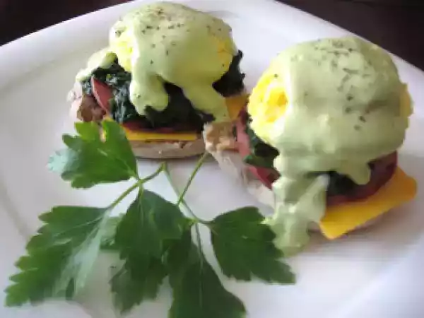Recipe Paula deen's lean: eggs benedict with hollandaise