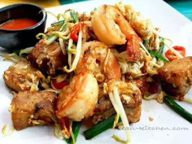 Recipe Pad kha-nom pak kard goong (stir-fried radish cake with shrimp)