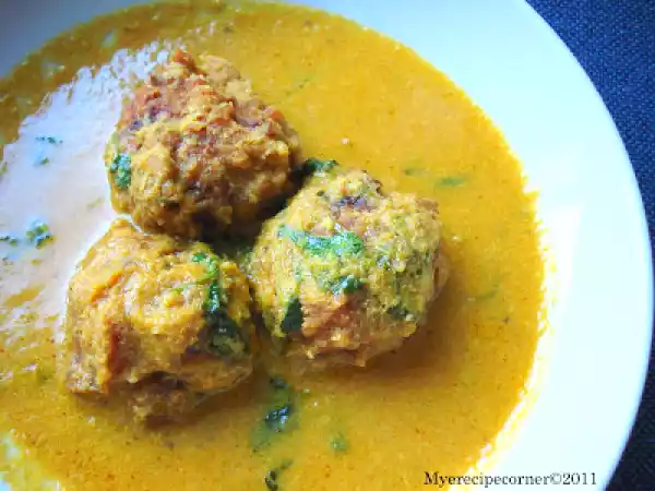 Recipe Pakoda kurma/pakora korma( chickpea flour fritters in coconut curry).