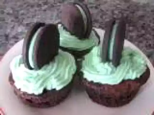 Recipe Cool Mint Oreo Brownie Cupcakes