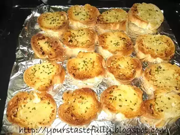 Recipe Home made garlic bread (never been so easy)