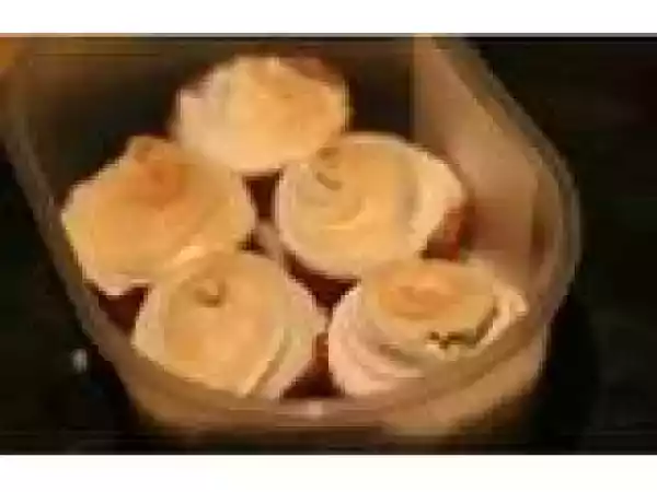 Recipe The Hummingbird Bakery's Lemon Meringue Cupcakes