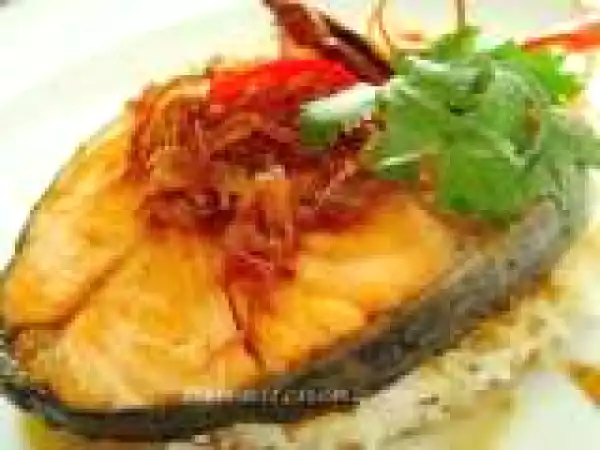Recipe Salmon Sort Ma-kham Sam Rod (Salmon in tamarind sauce)