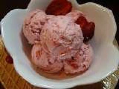 May Secret Recipe Club: Strawberry Mascarpone Ice Cream