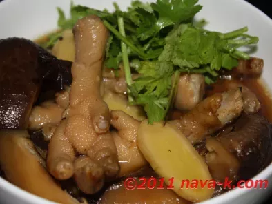 Recipe Chicken feet & flower mushroom soup