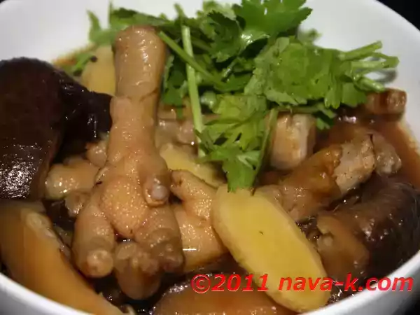 Recipe Chicken feet & flower mushroom soup