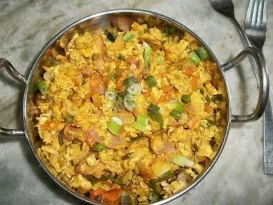 Recipe Spicy egg scramble with vegetables