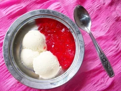 Recipe Homemade vanilla icecream with jelly