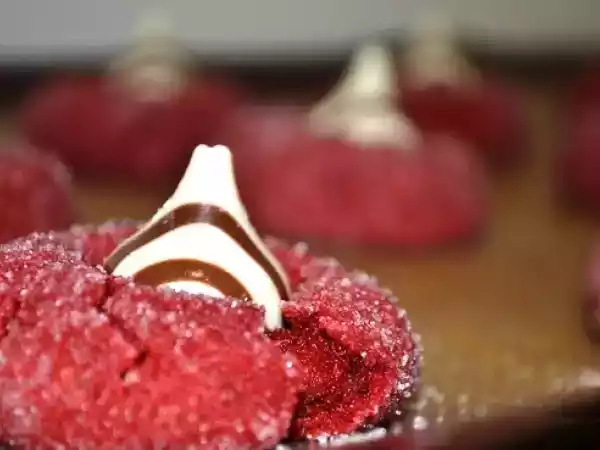 Recipe Red velvet peanut butter blossoms w/ hugs