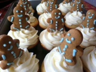 Recipe Mini gingerbread boys & cupcakes