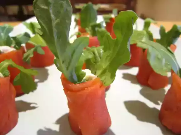 Recipe Smoked salmon with arugula, mascarpone, chives and capers (visit site!)