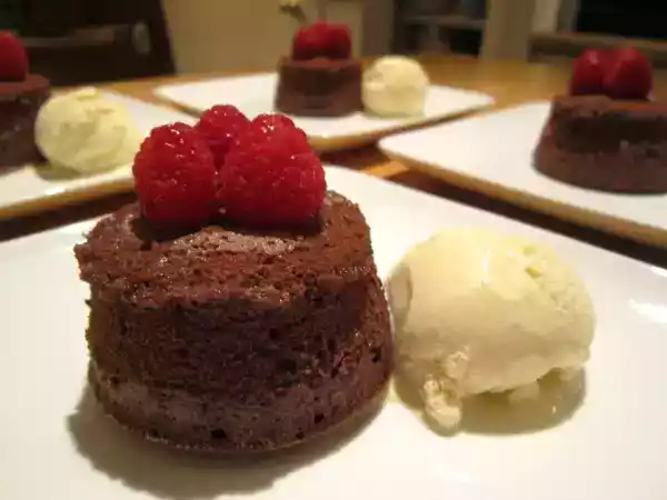 Recipe Morton's legendary hot chocolate cake (visit site)
