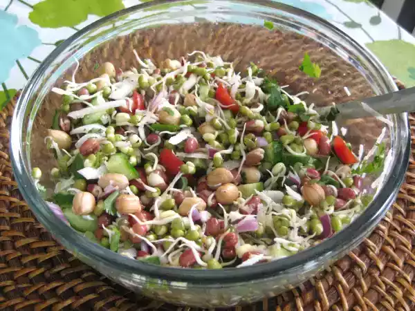 Recipe Sprouted bean and peanut salad
