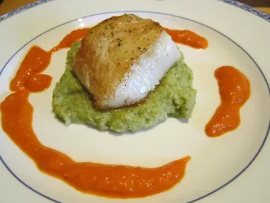 Recipe Pan-fried sea bass with roasted red pepper sauce and broccoli puree (visit site!)