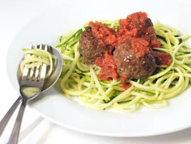 Recipe Zucchini - 'spaghetti' and meatballs