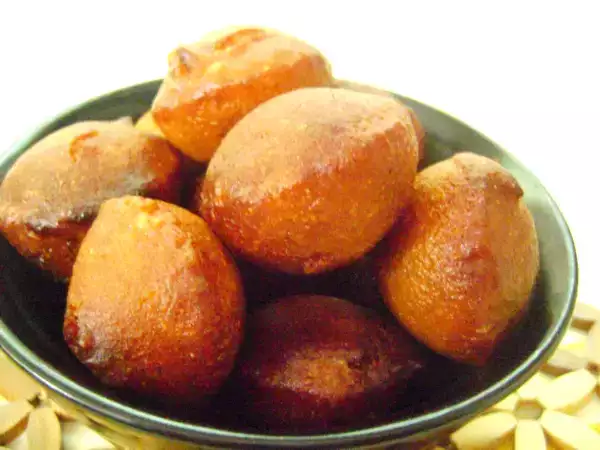 Recipe Unni appam (a kerala savoury)