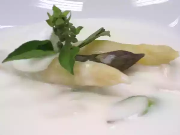 Recipe White asparagus soup